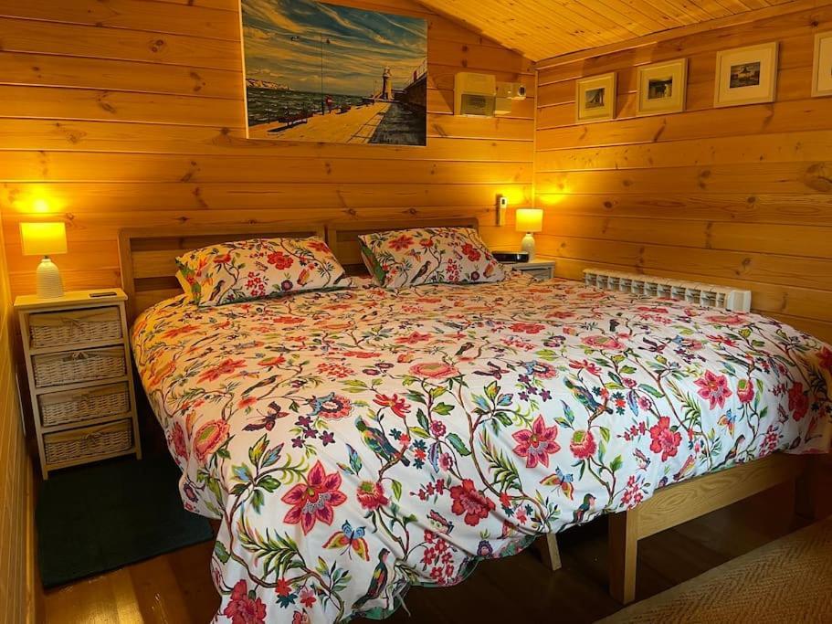 Cosy Cabin, Hidden From The Main House - Sleeps 2 - Ev Villa Hawkinge Exterior photo